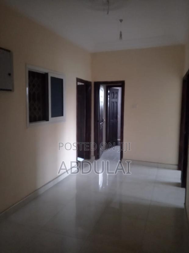 3 Bedroom Apartment · Photo 2