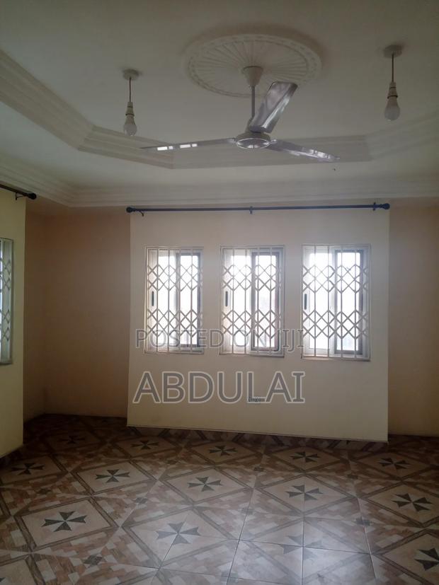 3 Bedroom Apartment · Photo 3