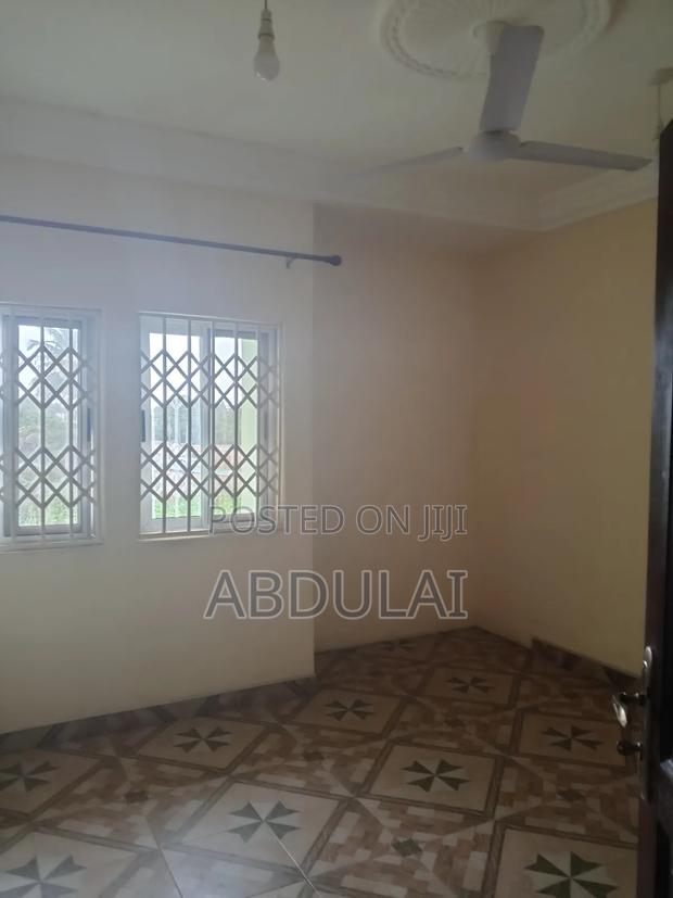 3 Bedroom Apartment · Photo 7