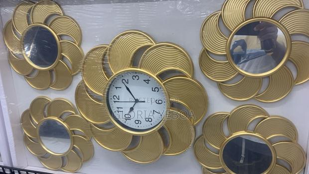 5 in 1 Wall Clock · Photo 3