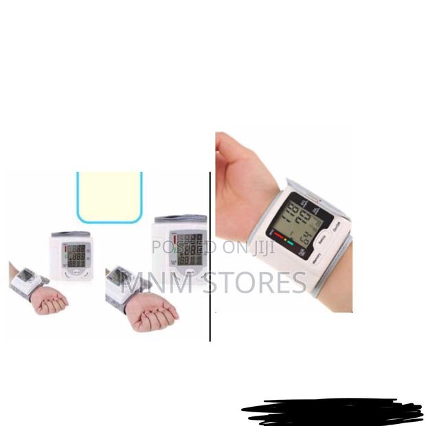 Wrist Watch Blood Pressure Monitor · Photo 1