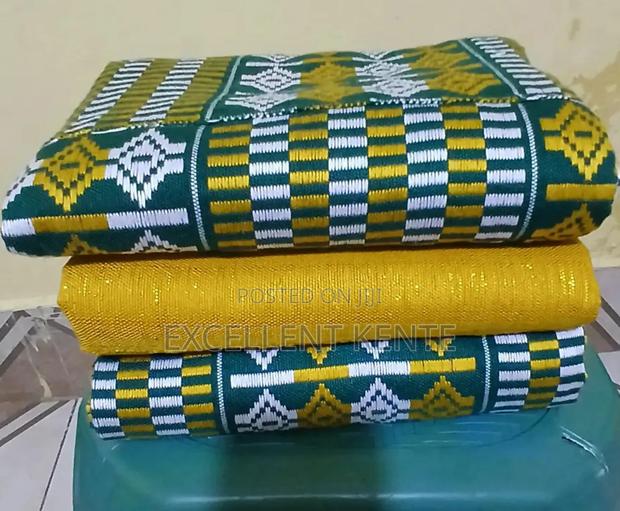 Quality Handwoven Kente · Photo 2