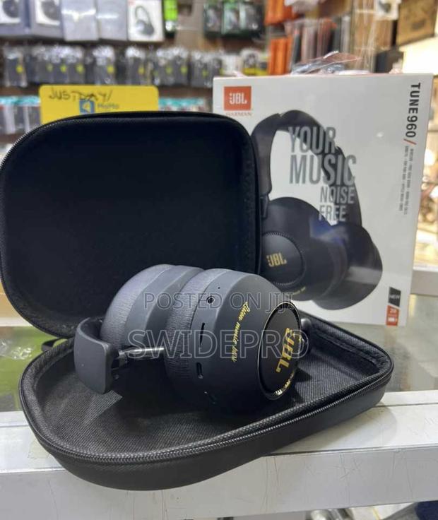 JBL Tune 960 Headset/ Headphone · Photo 1