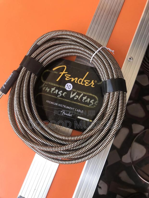 FENDER Jack To Jack 10m Cable · Photo 1