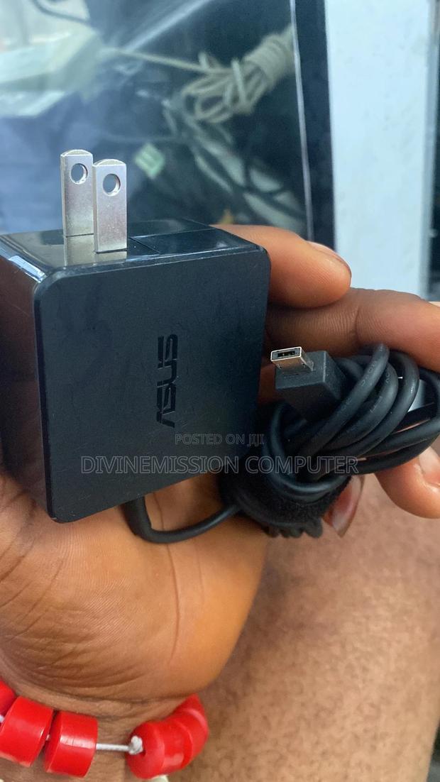 Asus AC Adapter /Charger Flat Mouth, 19v=1.75A Uk Used · Photo 1