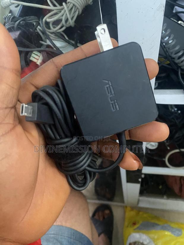 Asus AC Adapter /Charger Flat Mouth, 19v=1.75A Uk Used · Photo 5
