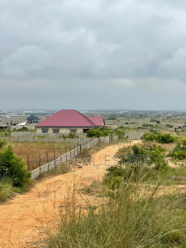 Hot CAKE Discount on Titled Plots at Tema Community 25 · Photo 2