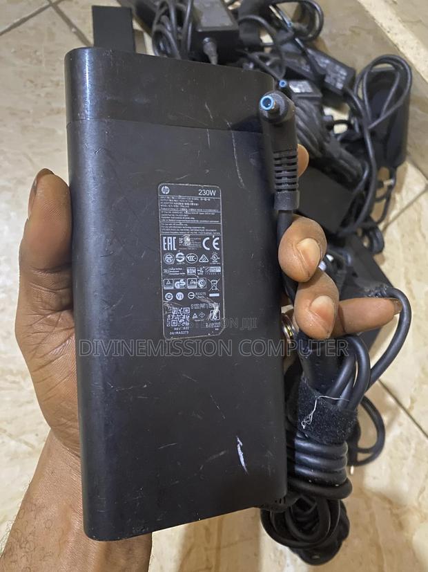 Hp Blue Pin Uk Used Charger/Adapter 19.5v=11.8A, 230w · Photo 1