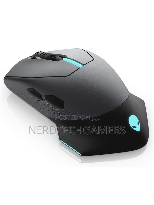 Alienware AW610M Wired/Wireless Gaming Mouse - · Photo 2
