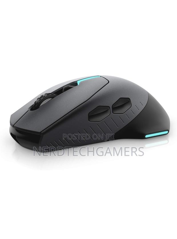 Alienware AW610M Wired/Wireless Gaming Mouse - · Photo 3