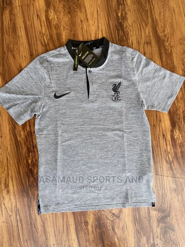 Original Sporting Top at Cool Price · Photo 1