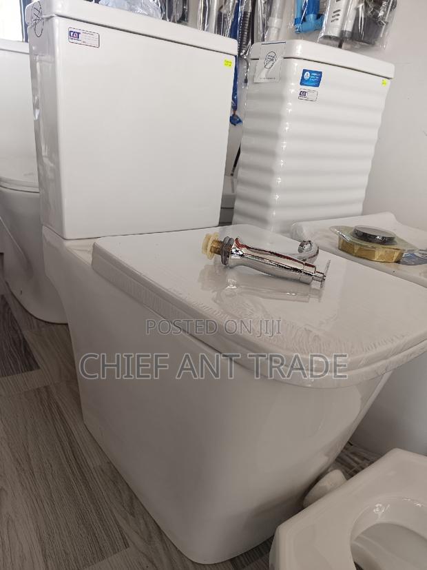 Slim Tank Toilet Seat Wc 309 · Photo 5