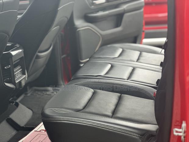 Dodge RAM 1500 5.7 Petrol AWD 2022 Red · Photo 1