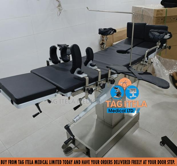 Theater Operating Bed (Hydraulic) · Photo 1