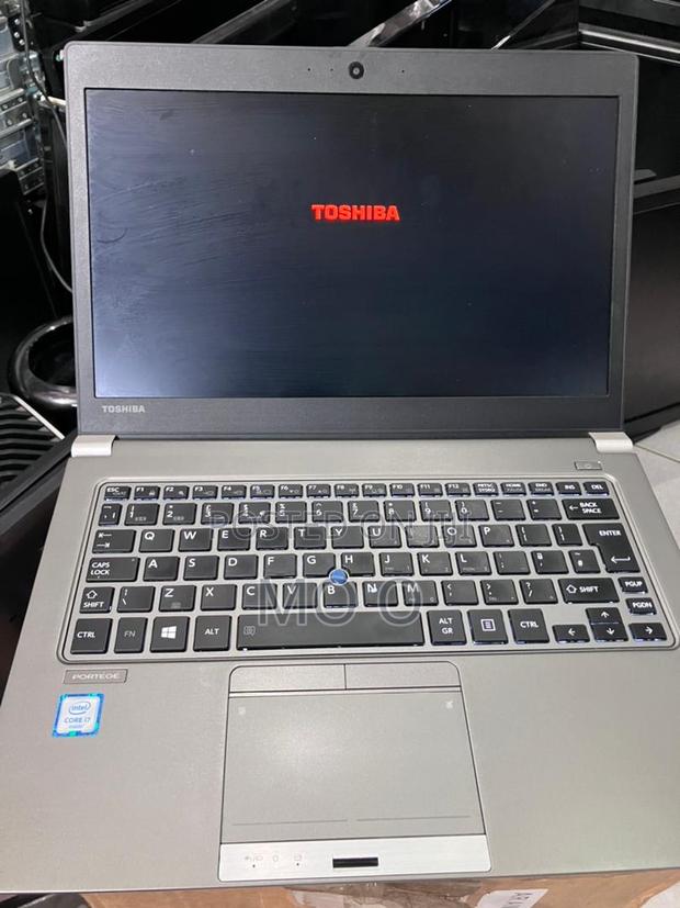 Laptop Toshiba Portege A30 8GB Intel Core I7 SSD 256GB · Photo 3