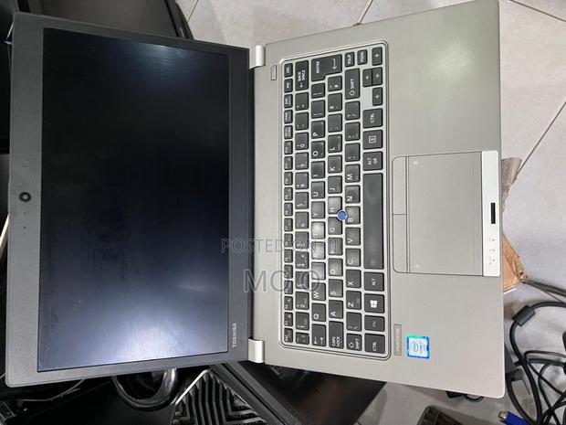 Laptop Toshiba Portege A30 8GB Intel Core I7 SSD 256GB · Photo 6