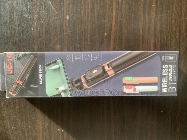 Selfie Stick With Remote · Photo 2