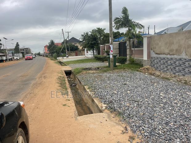 One Plot of Land for Sale by the Roadside at Litelroses · Photo 1