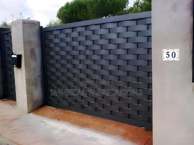 Metal Gate · Photo 4