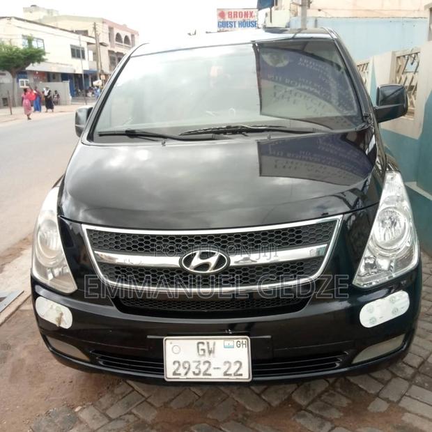 Van for Rent - 11 Seater · Photo 1