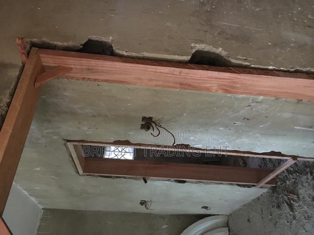 Fixing of Door Frames · Photo 1
