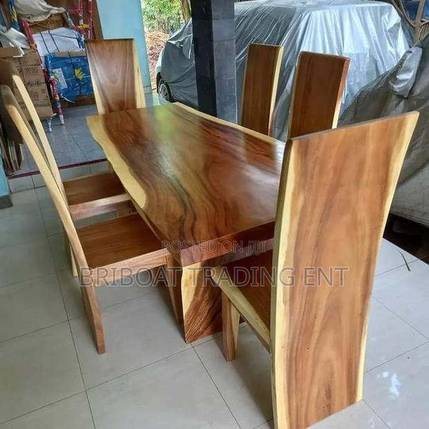 Dining Table · Photo 1