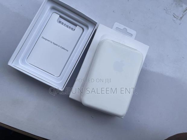 iPhone Magsafe 5,000mah Battery Pack Power Bank iPhone 12-17 Pro Max · Photo 2