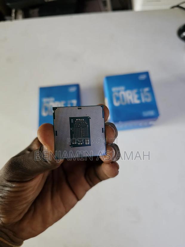 7th Generation I7 7700 · Photo 2