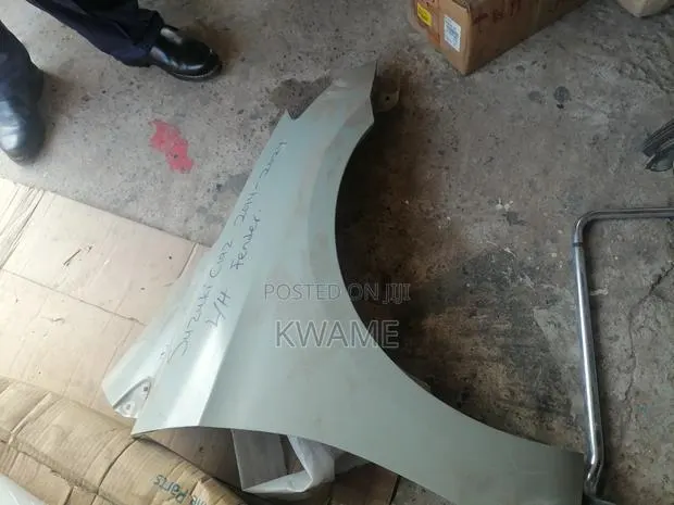 Original L/H Fender Suzuki Ciaz 2014 - 2024 · Photo 1