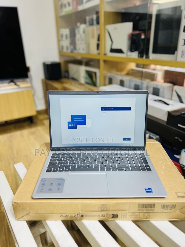 New Laptop Dell Inspiron 15 3000 8GB Intel Core I7 SSD 512GB · Photo 2
