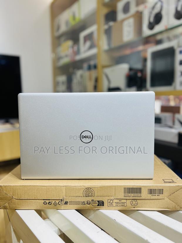 New Laptop Dell Inspiron 15 3000 8GB Intel Core I7 SSD 512GB · Photo 3