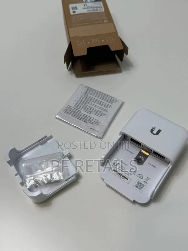 Ubiquiti Surge Protector · Photo 1
