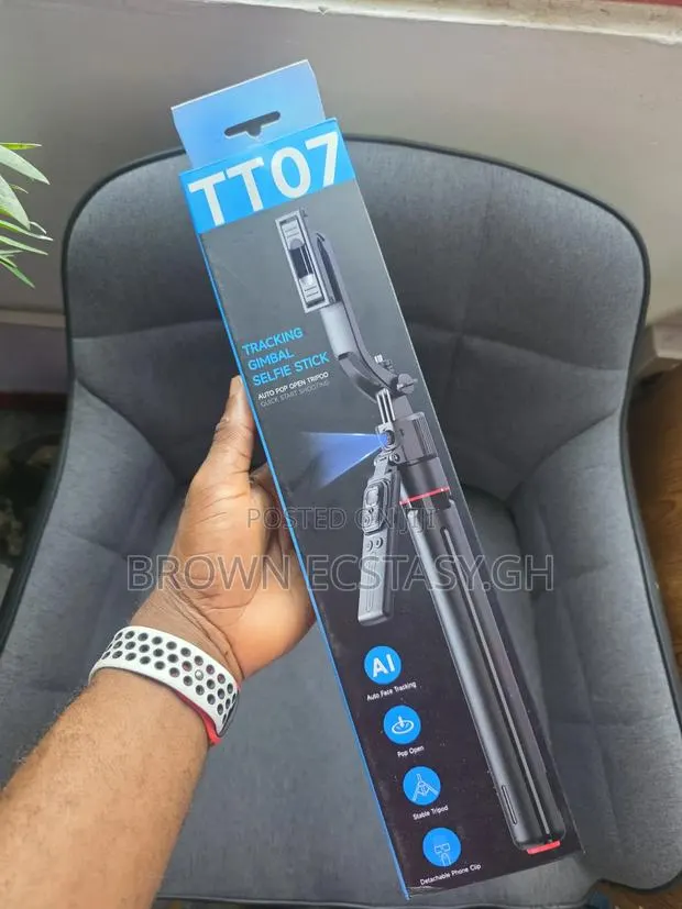 AI Smart Tripod (Face Tracking and Gimbal) · Photo 1