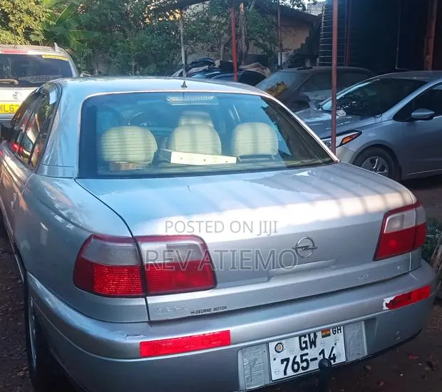 Opel Omega 2005 Silver · Photo 1