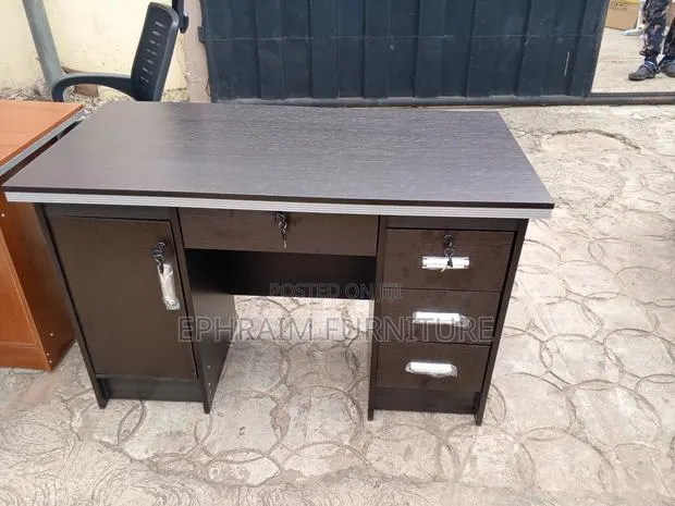 Single Desk for Office · Photo 1