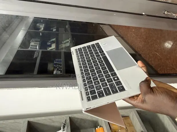 Laptop HP EliteBook X360 1030 G7 16GB Intel Core I7 SSD 256GB · Photo 1