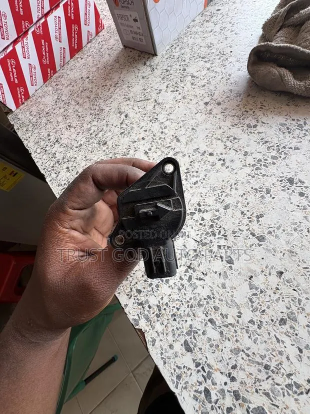 Honda Civic ,Crv ,Accord Airflow Meter · Photo 1