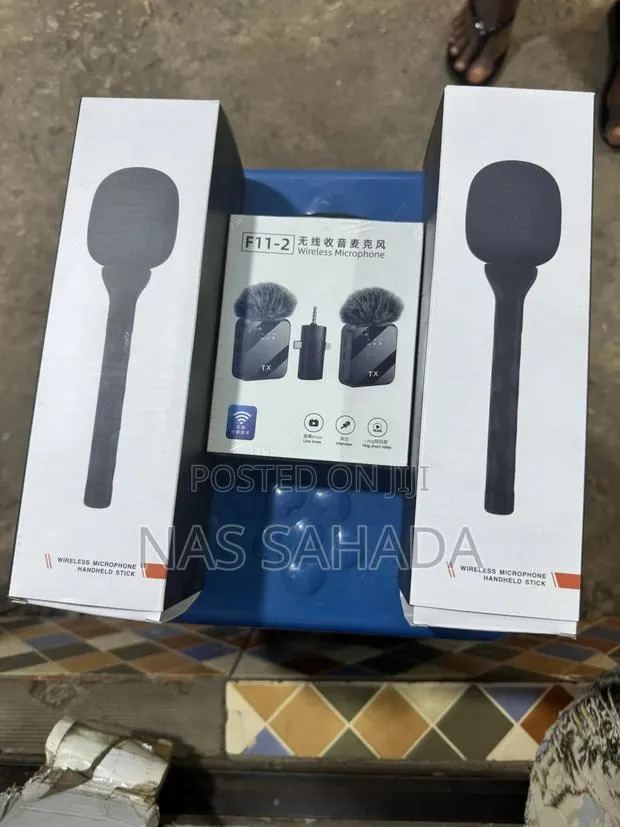 F11-2 All in One Lavalier Microphone With Microphone Holder · Photo 1