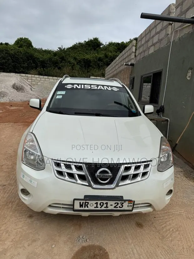 Nissan Rogue SV 2012 White · Photo 1