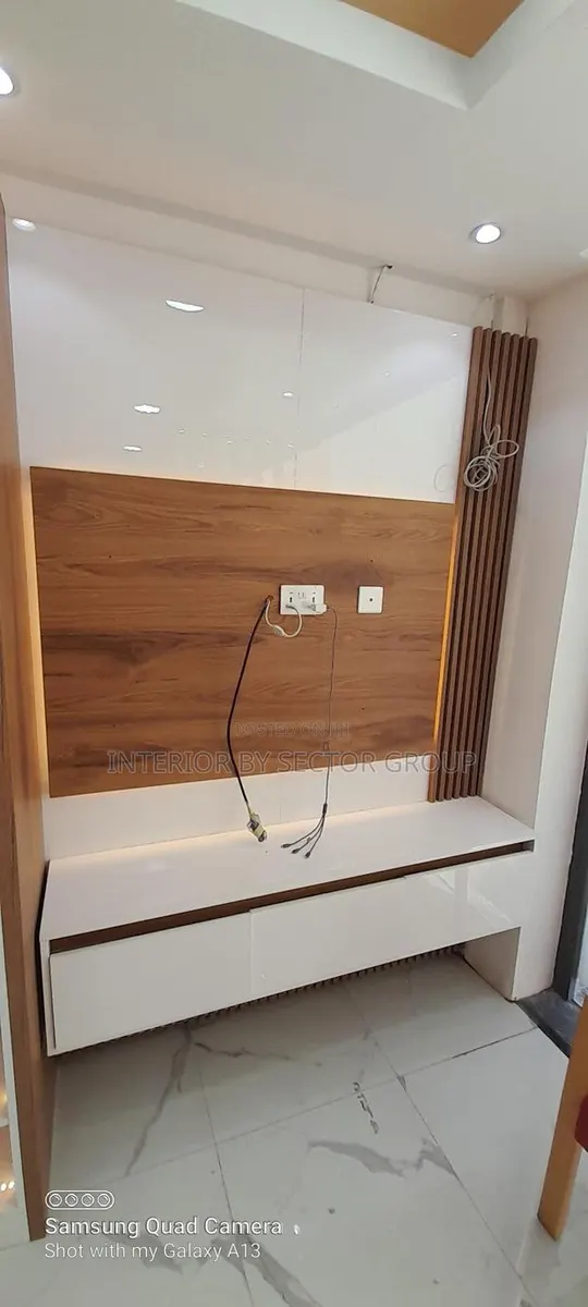 Wall Mounted TV Unit · Photo 2