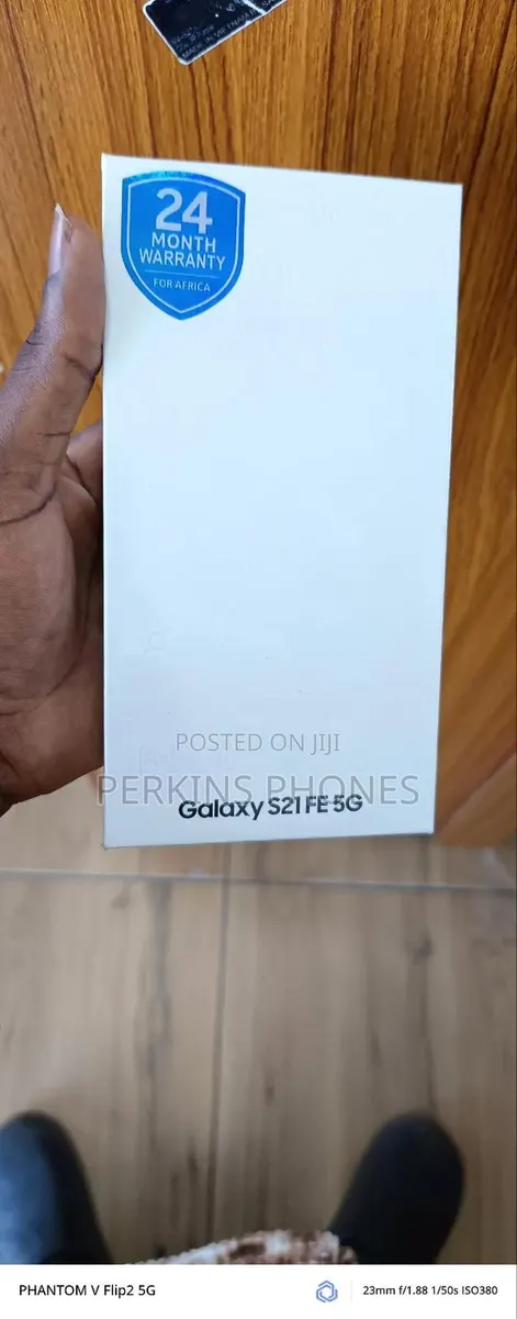 New Samsung Galaxy S21 FE 5G 128 GB Black · Photo 1
