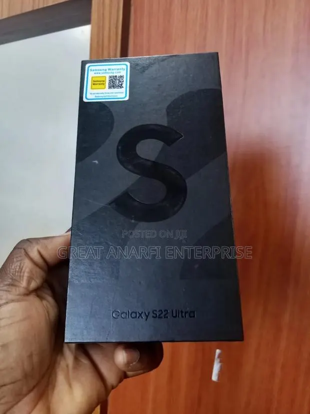 New Samsung Galaxy S22 Ultra 5G 256 GB Black · Photo 1