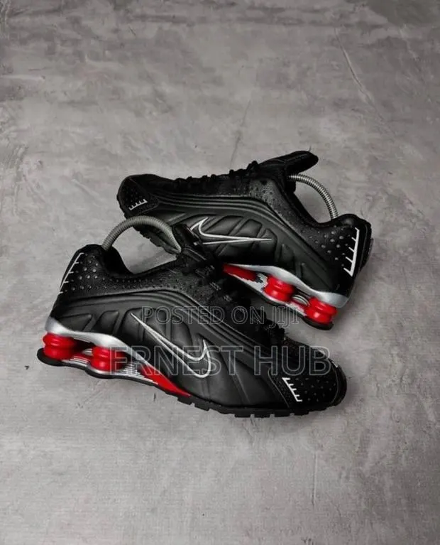 Nike Shox R4 · Photo 1
