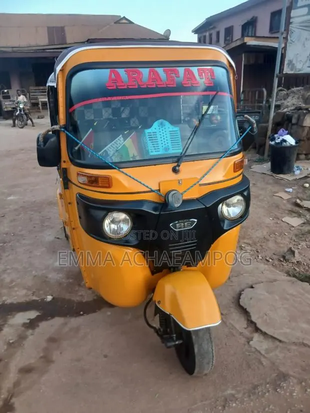 Bajaj RE 2026 Yellow