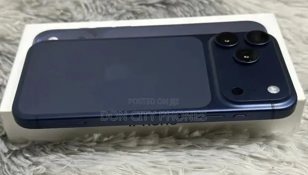 Apple iPhone 17 Pro Max 256 GB Blue · Photo 1