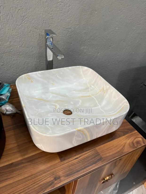 FRENCIA Counter Top Basin · Photo 1