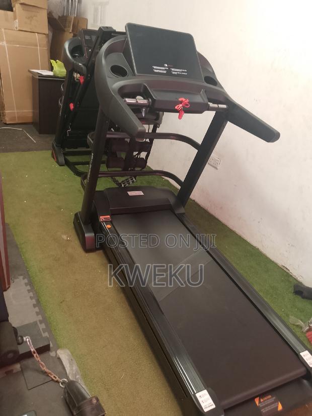 Luxury Q6 Treadmill With Massager Semi Commercial · Photo 2