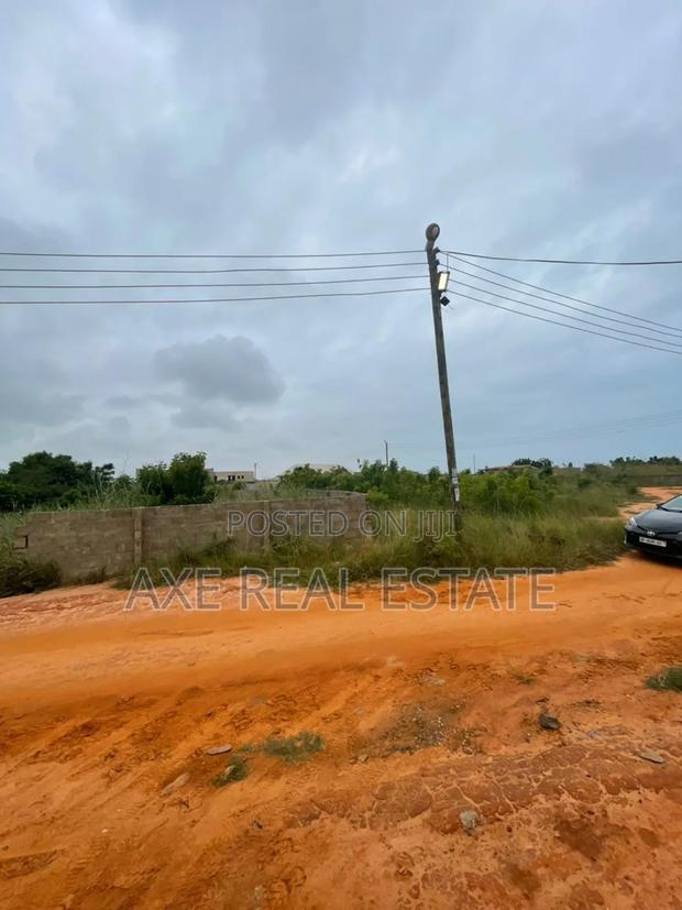 Latest Multipurpose Estate Plot - Tema Community 25 · Photo 2