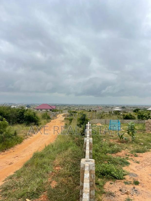 Latest Multipurpose Estate Plot - Tema Community 25 · Photo 3