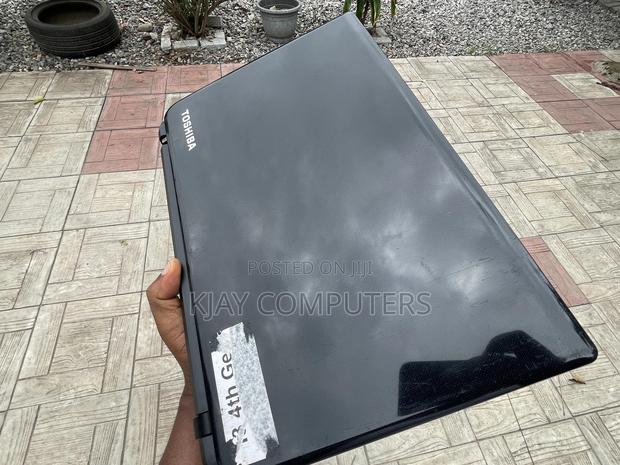 Laptop Toshiba Satellite L50 8GB Intel Core i3 HDD 500GB · Photo 4